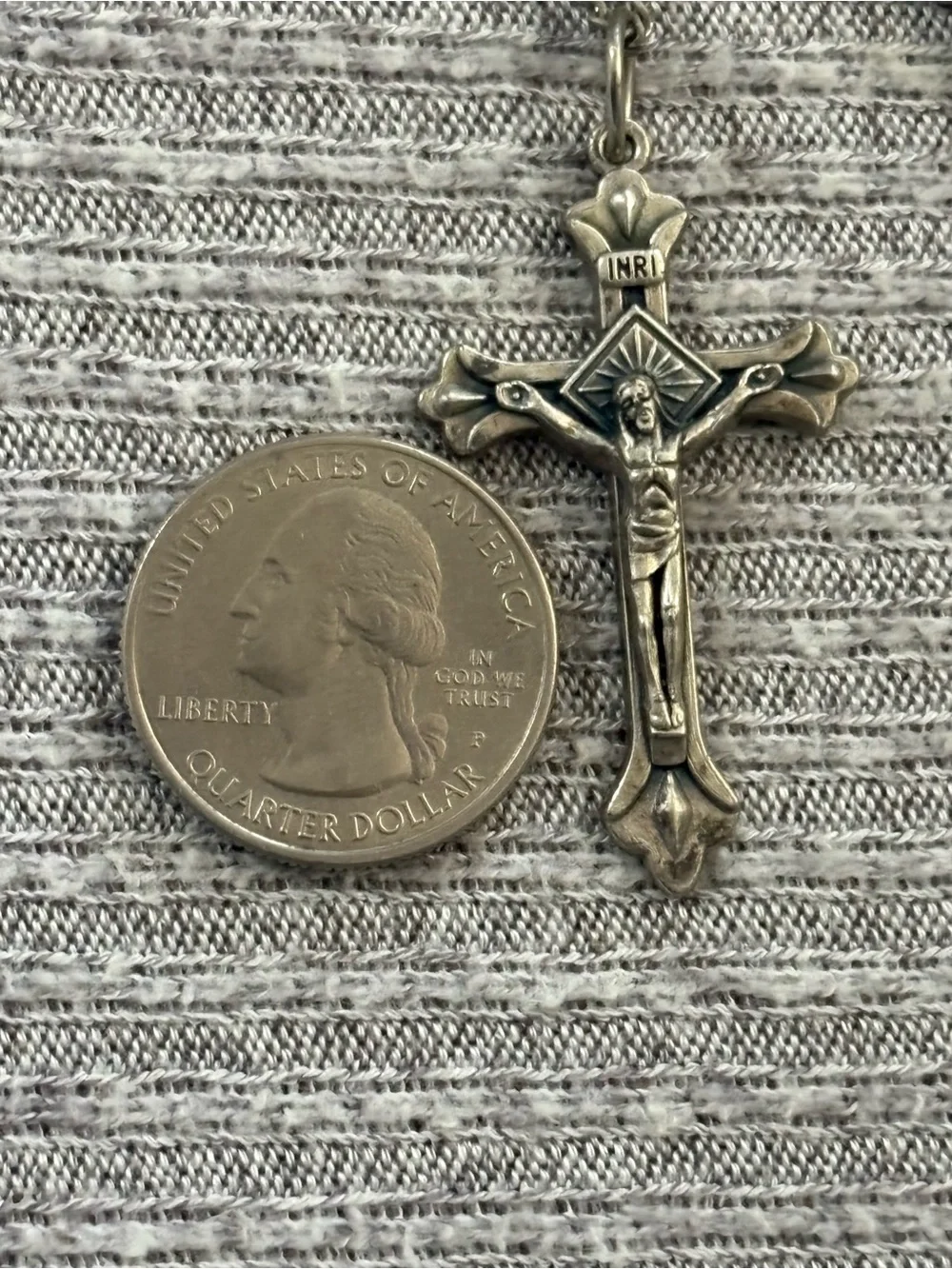 Catholic theme silver tone crucifix necklace w Jesus on cross